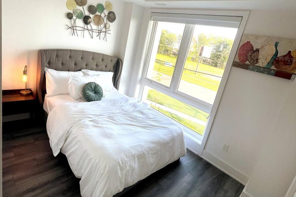 Exquisite, Bright & Modern Condo. Niagara Falls Ngoại thất bức ảnh